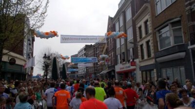 HM Venloop: Karneval in Holland